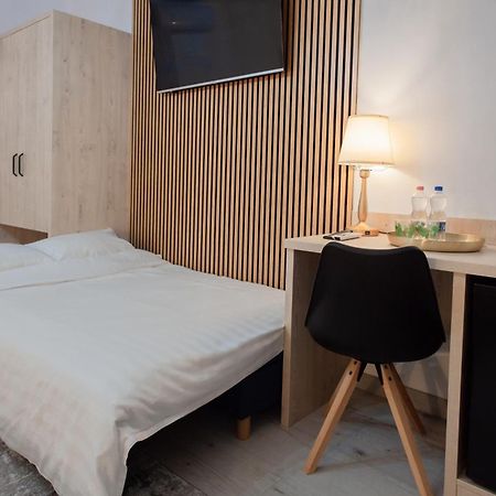 Arini White House Daire Sibiu Dış mekan fotoğraf