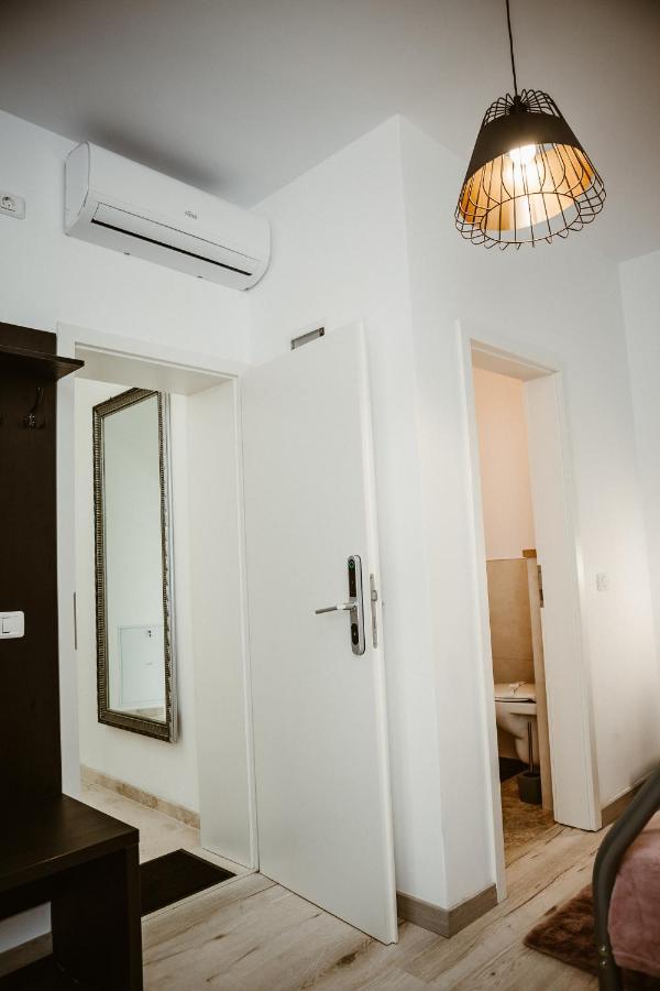 Arini White House Daire Sibiu Dış mekan fotoğraf