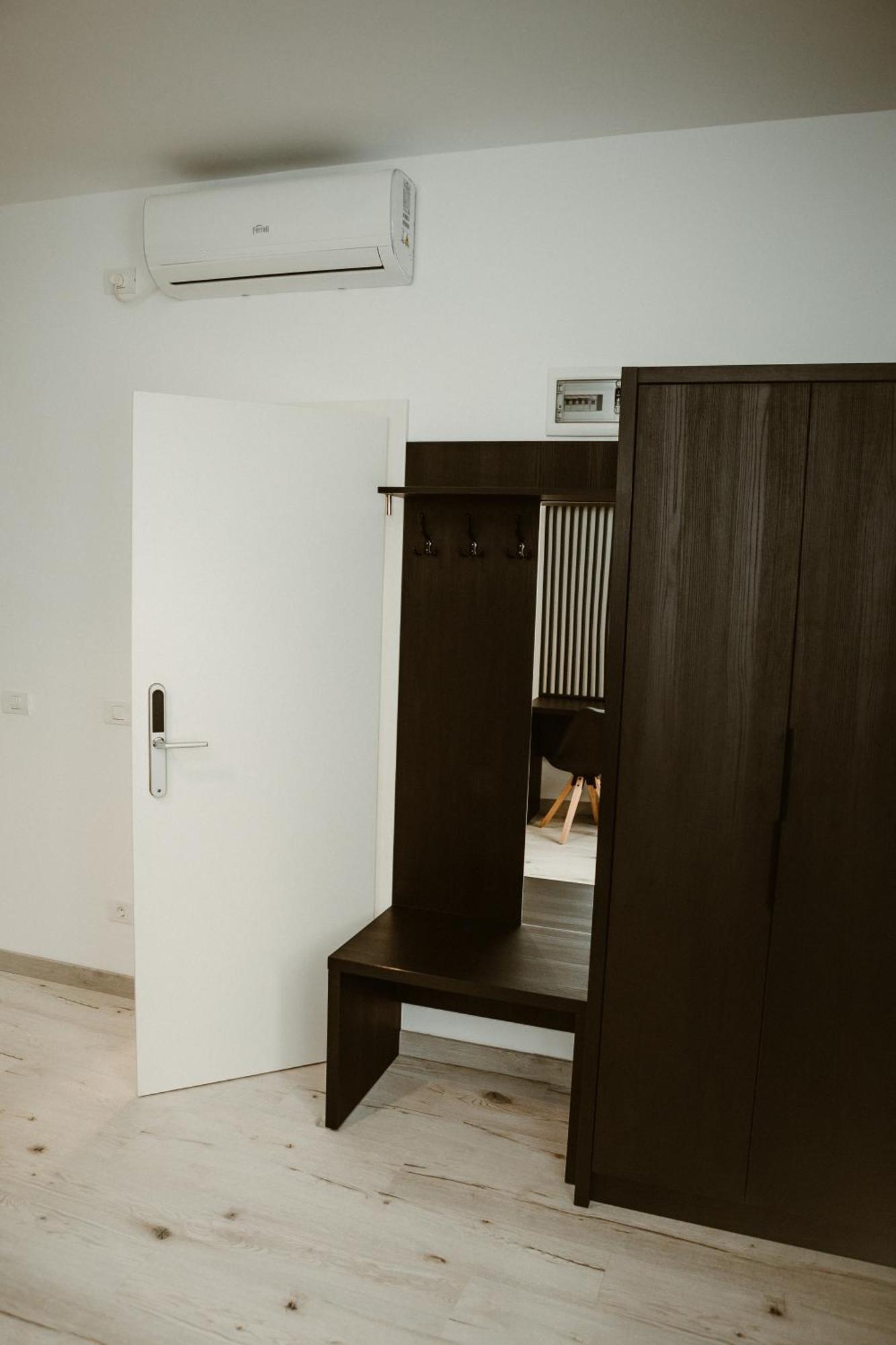 Arini White House Daire Sibiu Dış mekan fotoğraf