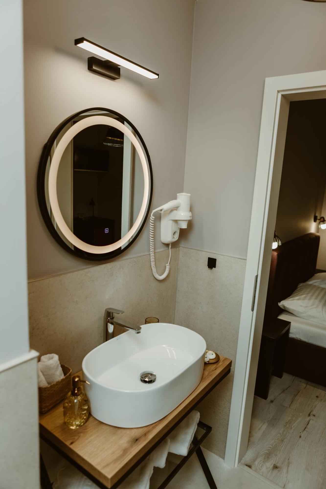 Arini White House Daire Sibiu Dış mekan fotoğraf