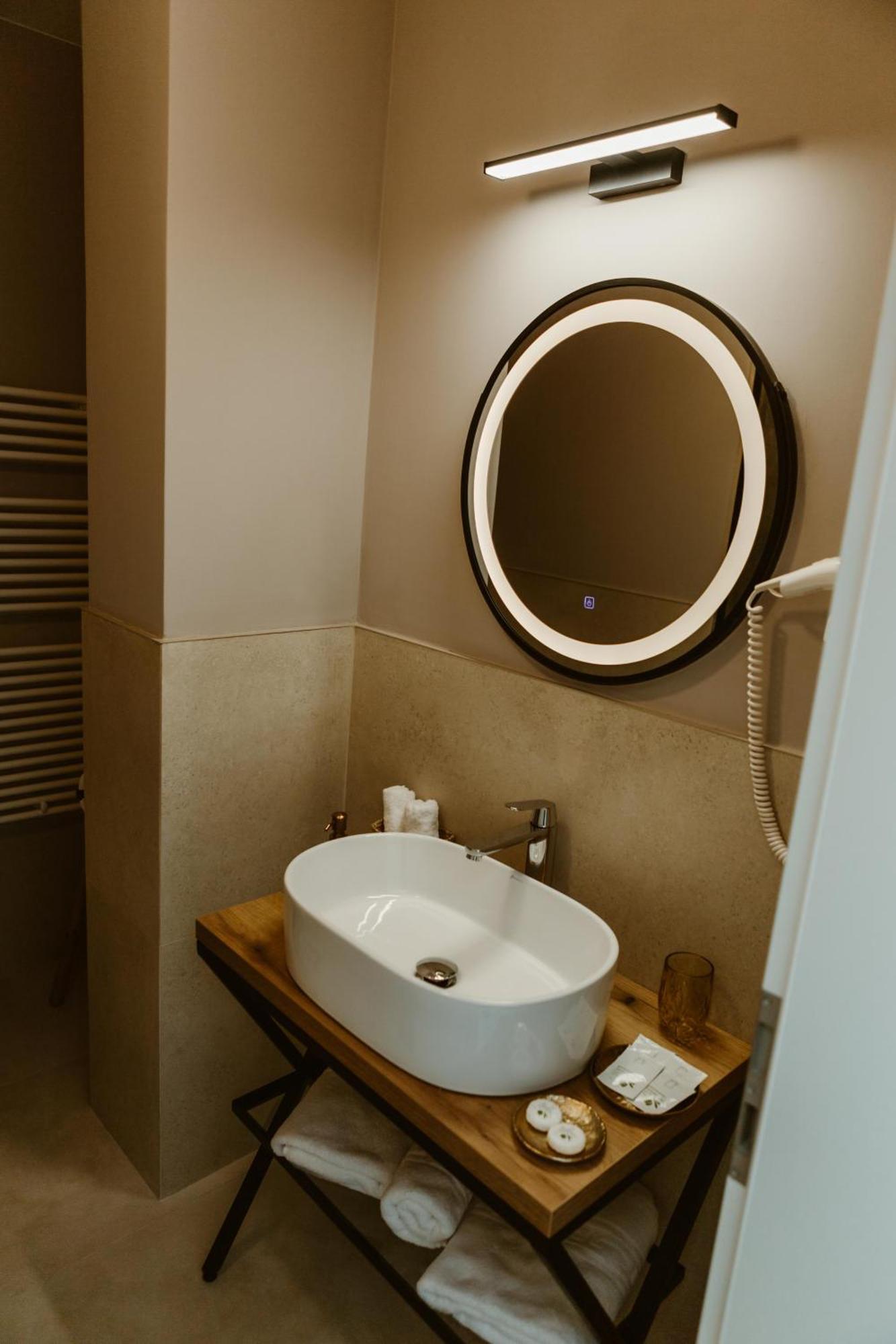 Arini White House Daire Sibiu Dış mekan fotoğraf